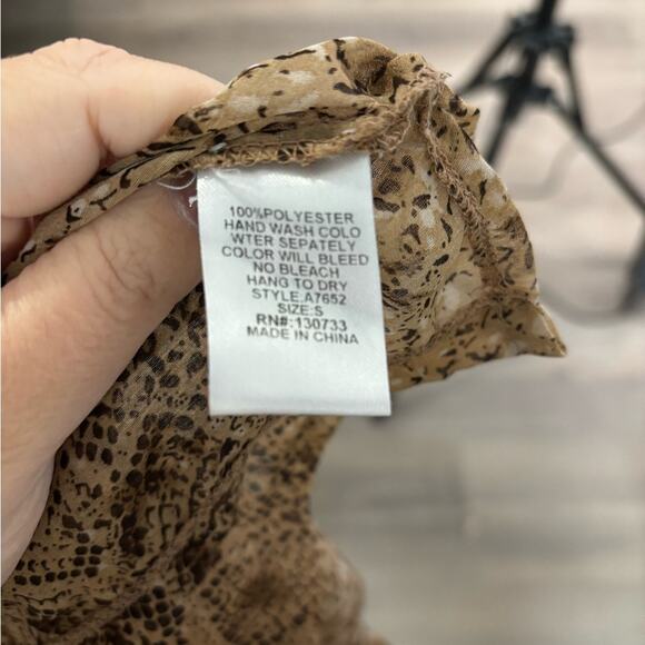 Umgee Brown Snakeskin Print Sheer Blouse Exposed Back Zipper Size Small - Picture 6 of 6